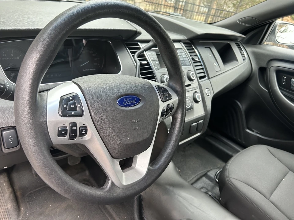 2015 Ford Taurus 6th Gen - Image 9 of 12