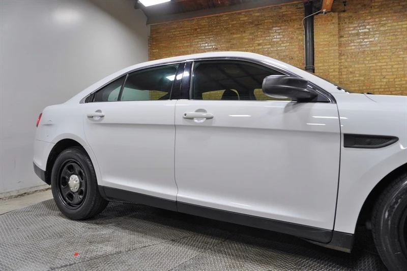 2015 Ford Taurus 6th Gen - Image 9 of 12