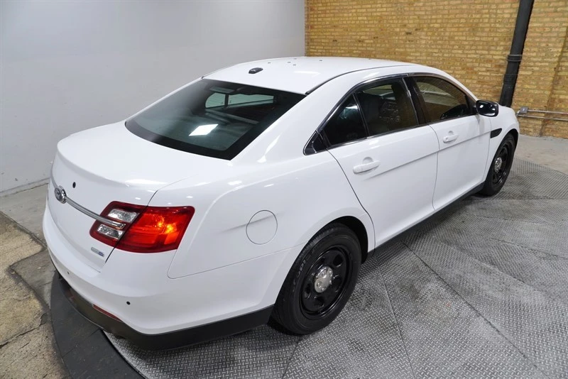 2015 Ford Taurus 6th Gen - Image 11 of 12