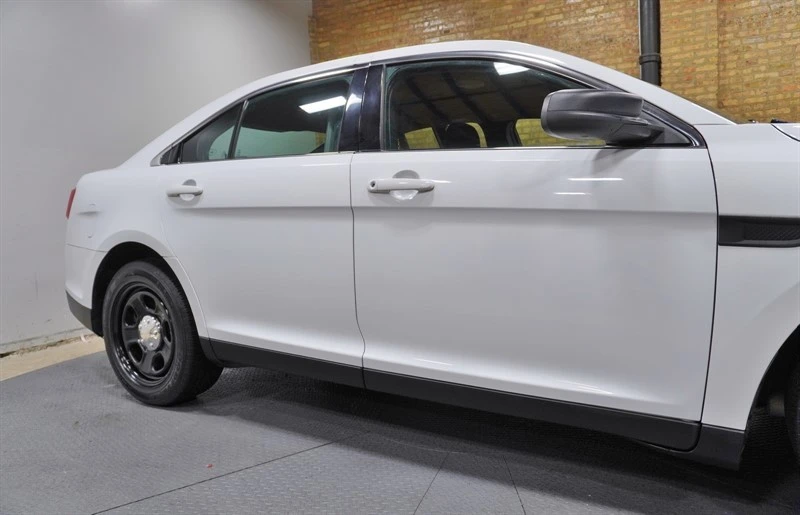 2015 Ford Taurus 6th Gen - Image 9 of 21