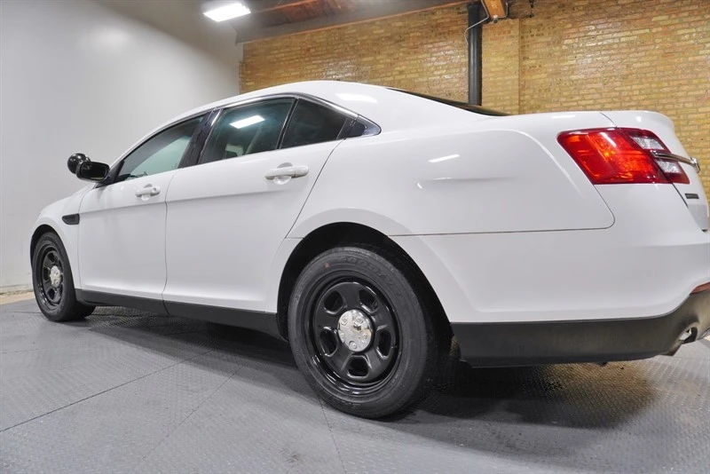 2015 Ford Taurus 6th Gen - Image 18 of 21