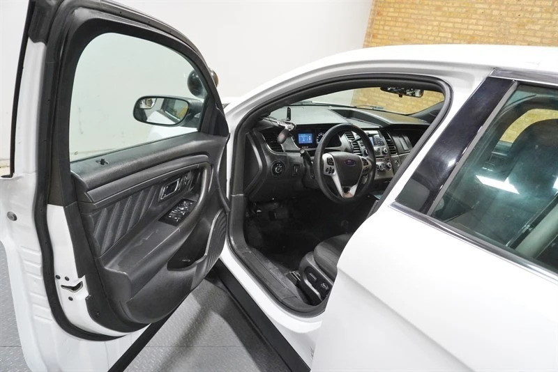 2015 Ford Taurus 6th Gen - Image 21 of 21