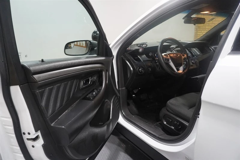 2015 Ford Taurus 6th Gen - Image 19 of 21