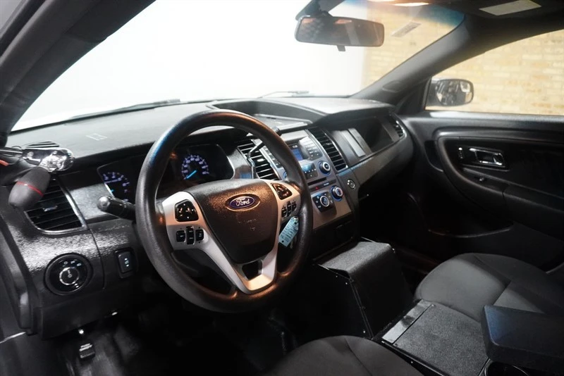 2015 Ford Taurus 6th Gen - Image 20 of 21