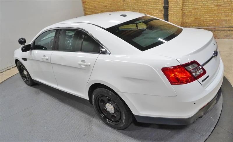2015 Ford Taurus 6th Gen - Image 17 of 31
