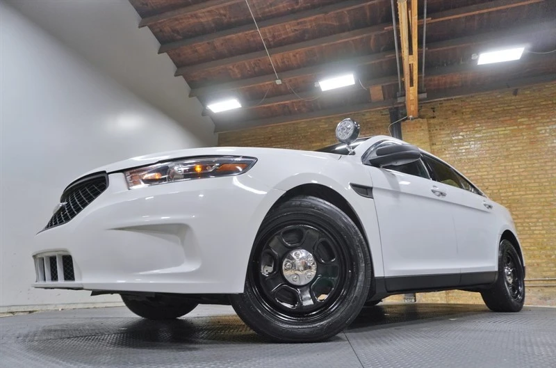 2015 Ford Taurus 6th Gen - Image 3 of 31