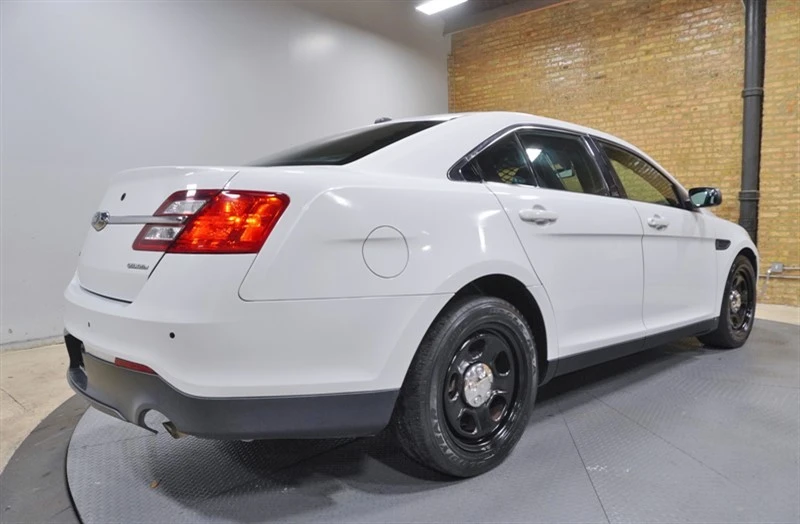 2015 Ford Taurus 6th Gen - Image 10 of 31