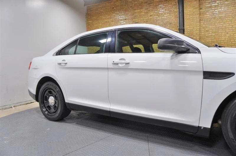 2015 Ford Taurus 6th Gen - Image 9 of 31
