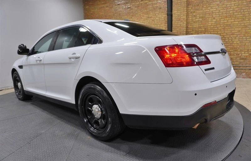 2015 Ford Taurus 6th Gen - Image 18 of 21