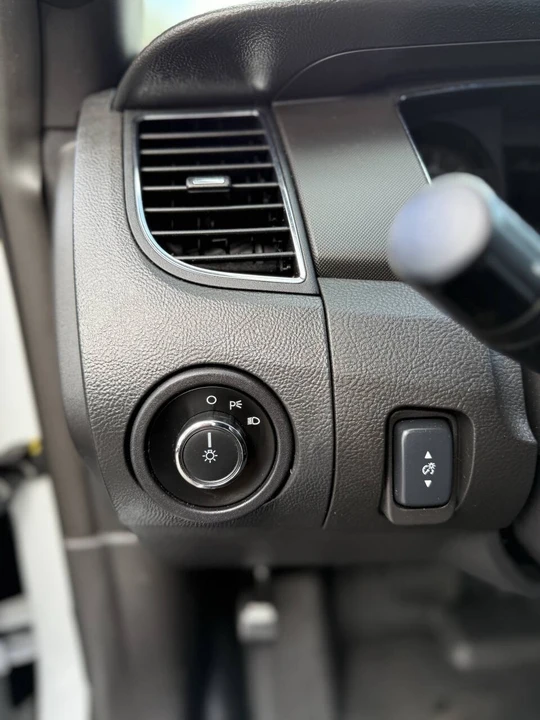 2015 Ford Taurus 6th Gen - Image 14 of 21