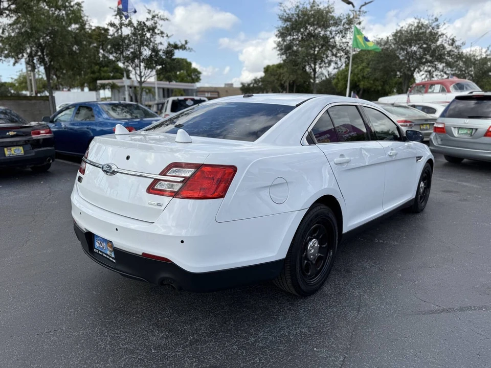 2015 Ford Taurus 6th Gen - Image 8 of 21