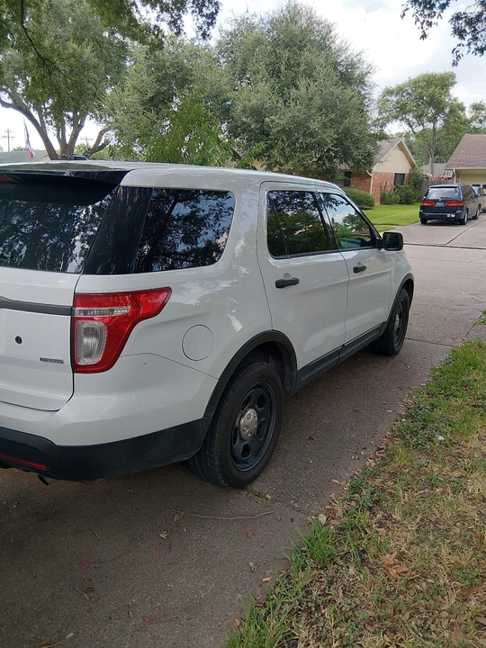 2015 Ford Explorer 5th Gen - Image 3 of 16