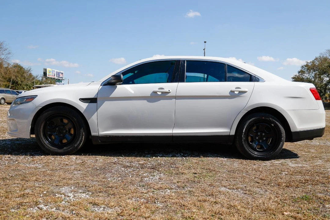 2015 Ford Taurus 6th Gen - Image 3 of 12