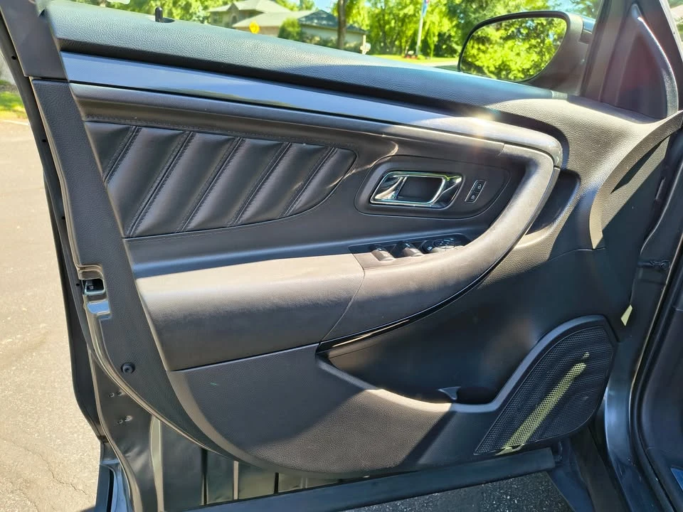 2015 Ford Taurus SHO 6th Gen - Image 4 of 11