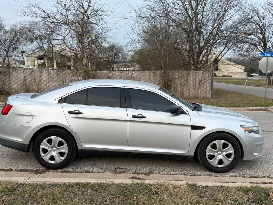 2015 Ford Taurus 6th Gen - Image 4 of 10