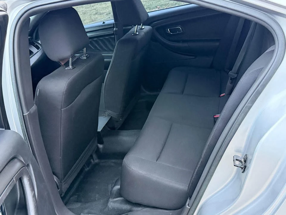 2015 Ford Taurus 6th Gen - Image 10 of 10