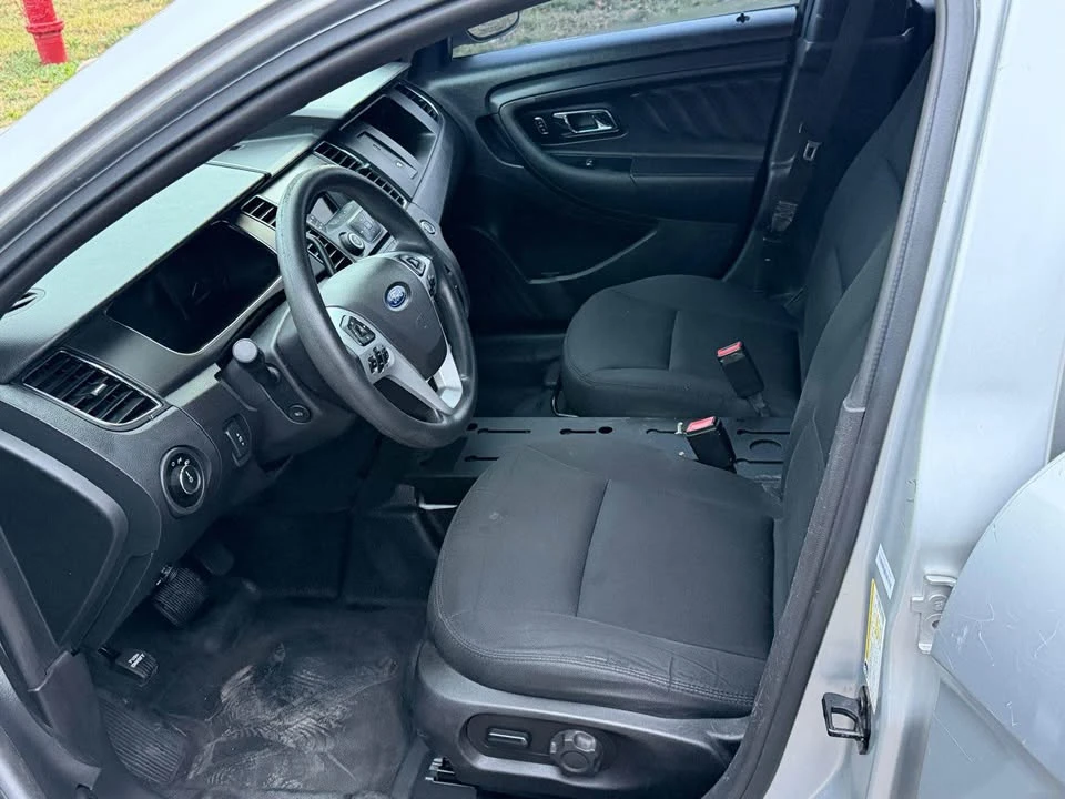 2015 Ford Taurus 6th Gen - Image 8 of 10