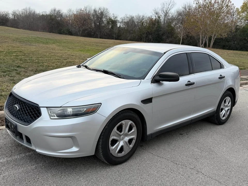 2015 Ford Taurus 6th Gen - Image 2 of 10