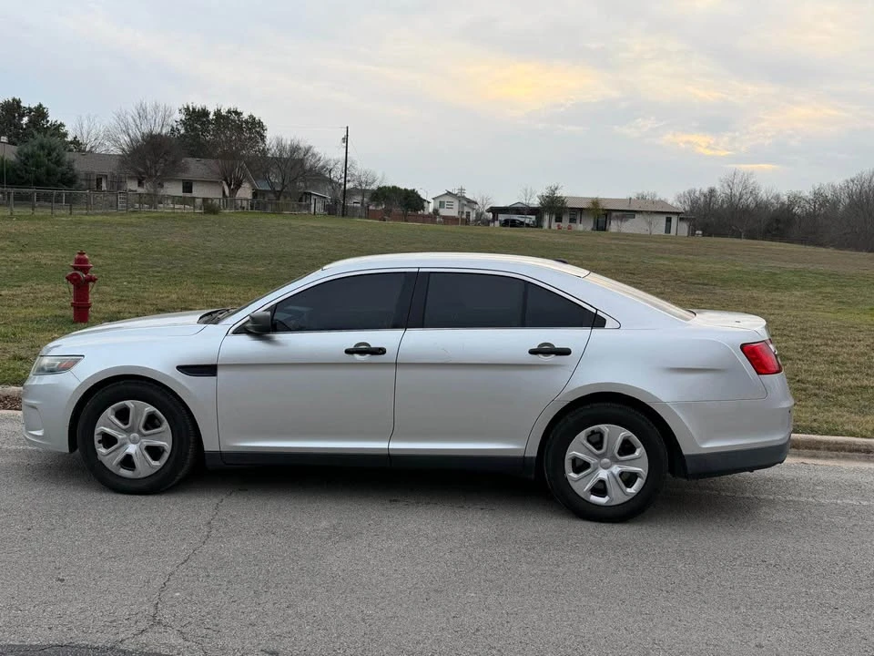 2015 Ford Taurus 6th Gen - Image 5 of 10