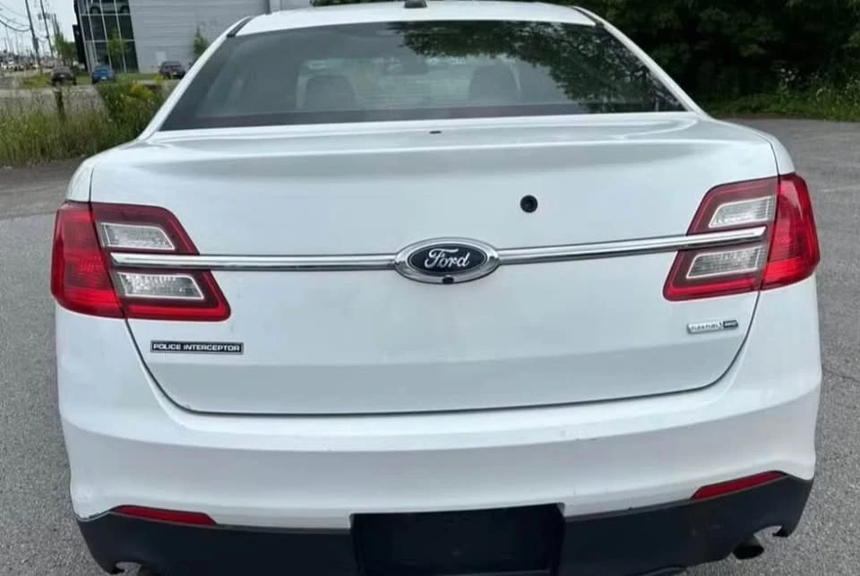 2015 Ford Taurus 6th Gen - Image 6 of 10