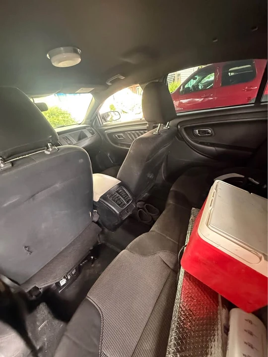 2015 Ford Taurus 6th Gen - Image 9 of 10