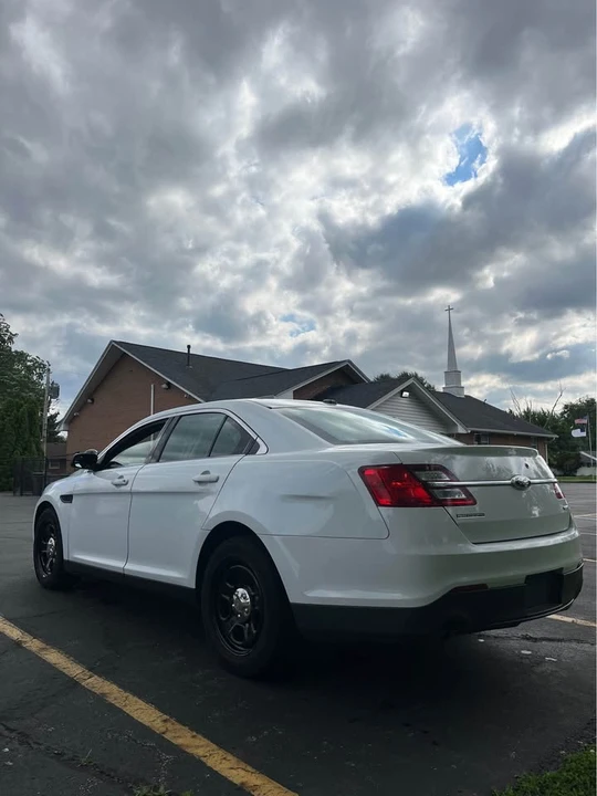 2015 Ford Taurus 6th Gen - Image 13 of 14