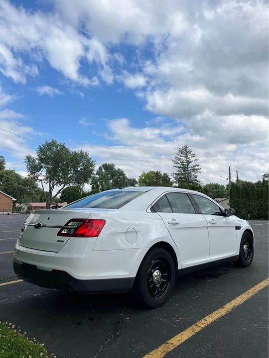 2015 Ford Taurus 6th Gen - Image 11 of 14