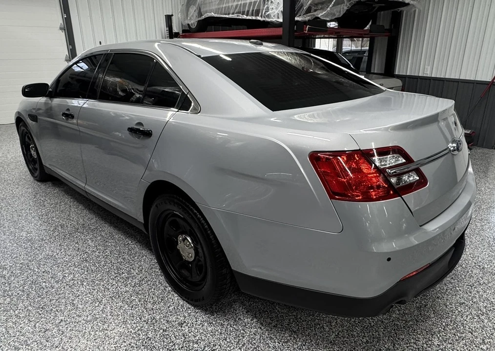 2015 Ford Taurus 6th Gen - Image 3 of 28