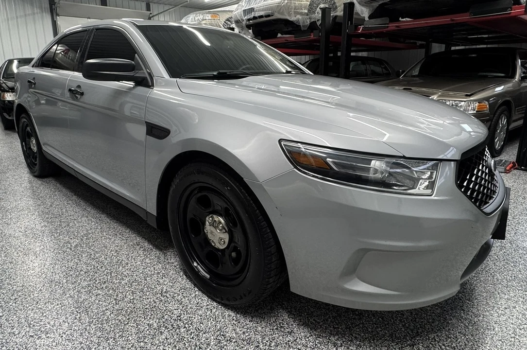 2015 Ford Taurus 6th Gen - Image 8 of 28