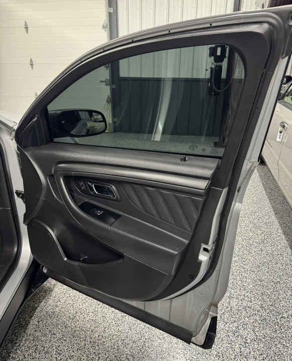 2015 Ford Taurus 6th Gen - Image 21 of 28