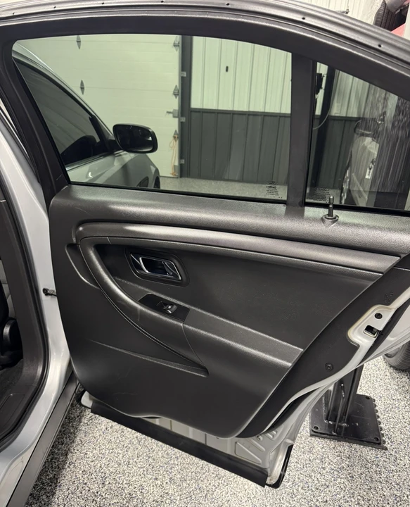 2015 Ford Taurus 6th Gen - Image 19 of 28