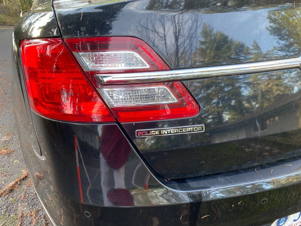 2015 Ford Taurus 6th Gen - Image 13 of 16