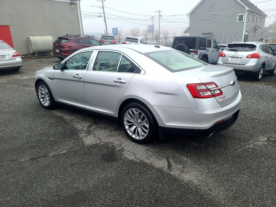 2015 Ford Taurus 6th Gen - Image 5 of 21