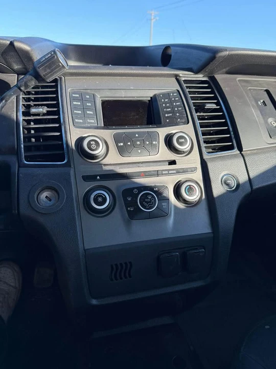 2015 Ford Taurus 6th Gen - Image 4 of 8