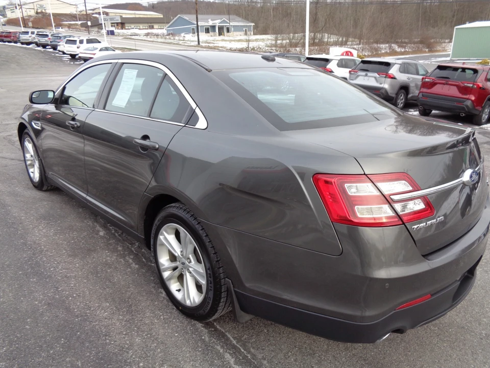2015 Ford Taurus 6th Gen - Image 6 of 21
