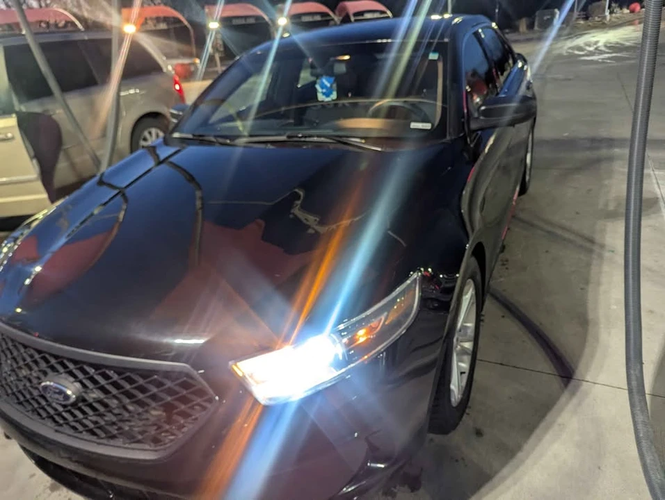 2015 Ford Taurus 6th Gen - Image 4 of 6