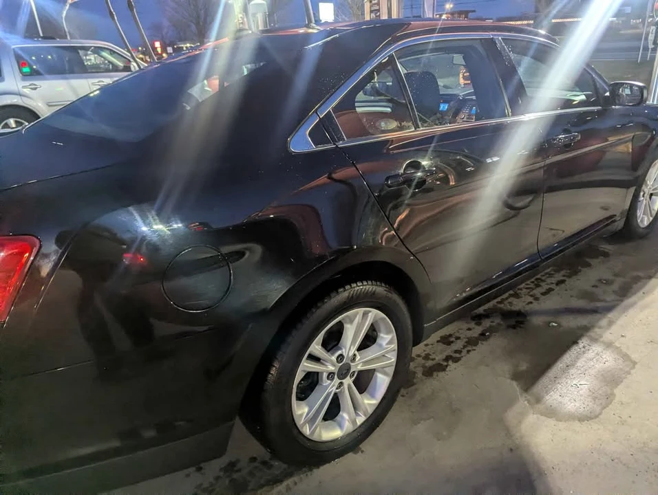 2015 Ford Taurus 6th Gen - Image 2 of 6