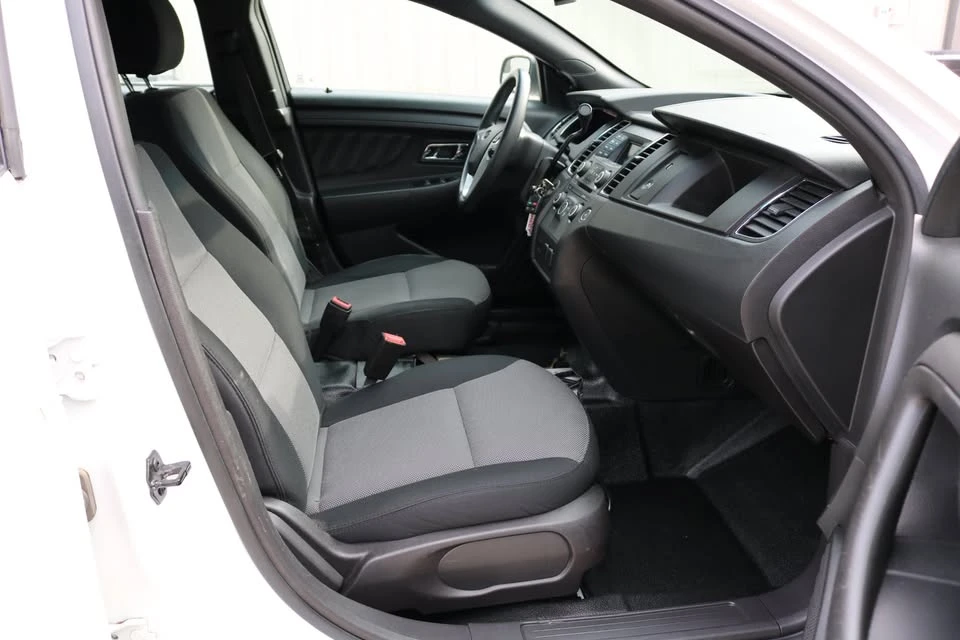 2015 Ford Taurus 6th Gen - Image 16 of 20