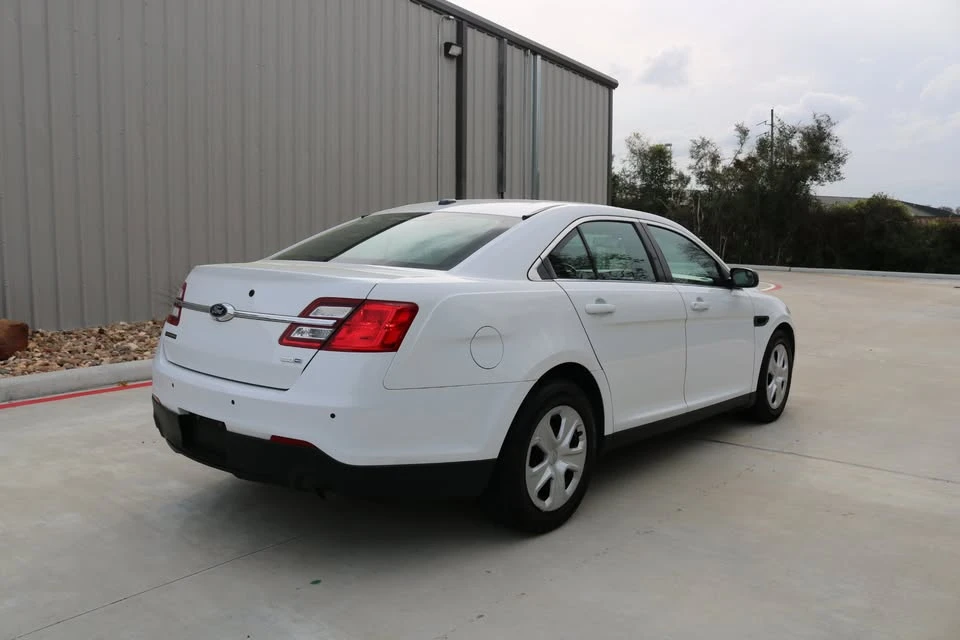 2015 Ford Taurus 6th Gen - Image 3 of 20