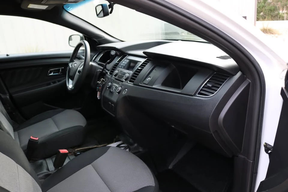2015 Ford Taurus 6th Gen - Image 15 of 20