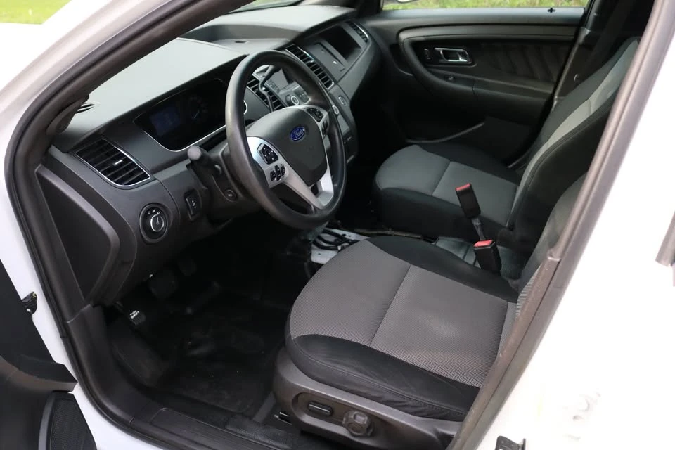 2015 Ford Taurus 6th Gen - Image 10 of 20