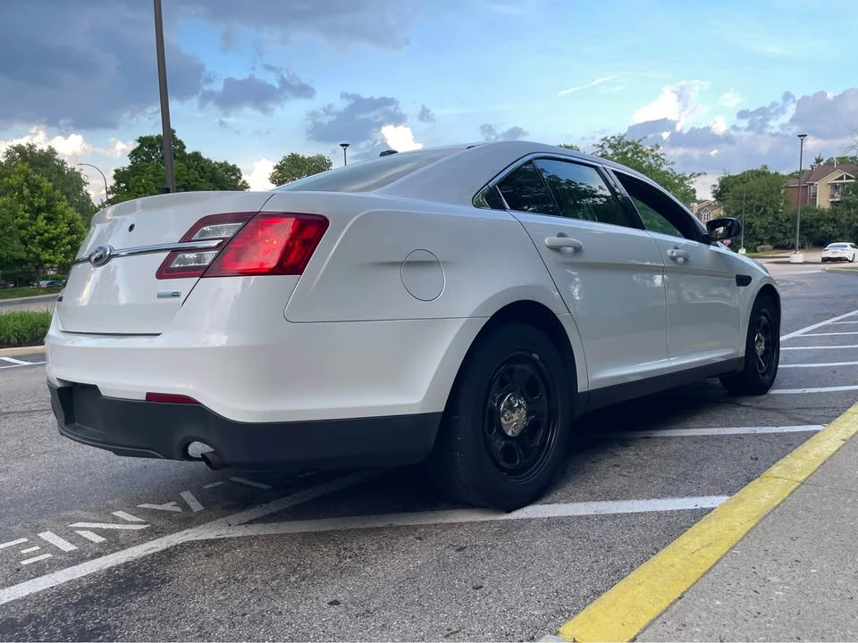 2015 Ford Taurus 6th Gen - Image 8 of 18