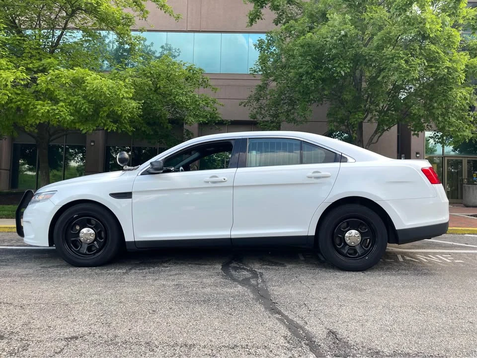 2015 Ford Taurus 6th Gen - Image 5 of 18