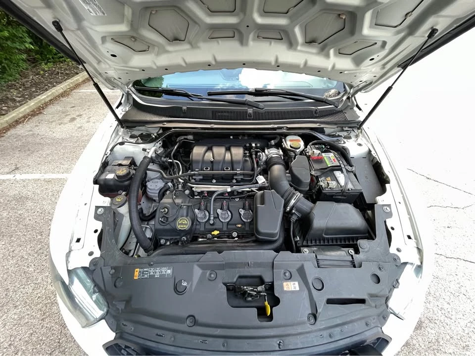 2015 Ford Taurus 6th Gen - Image 9 of 18