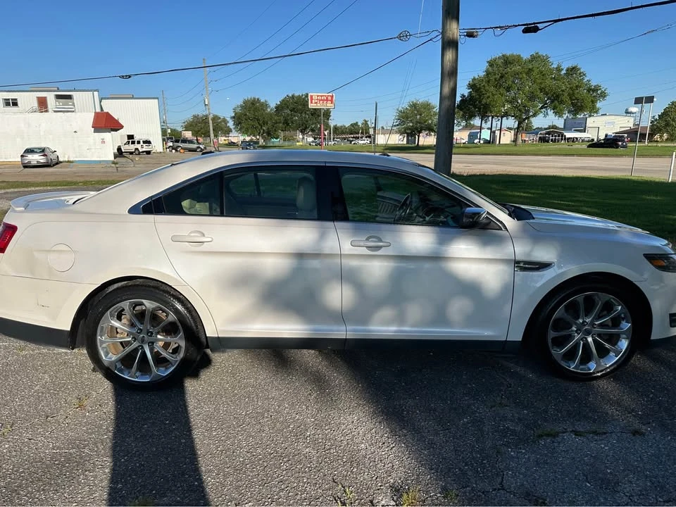 2015 Ford Taurus 6th Gen - Image 2 of 20
