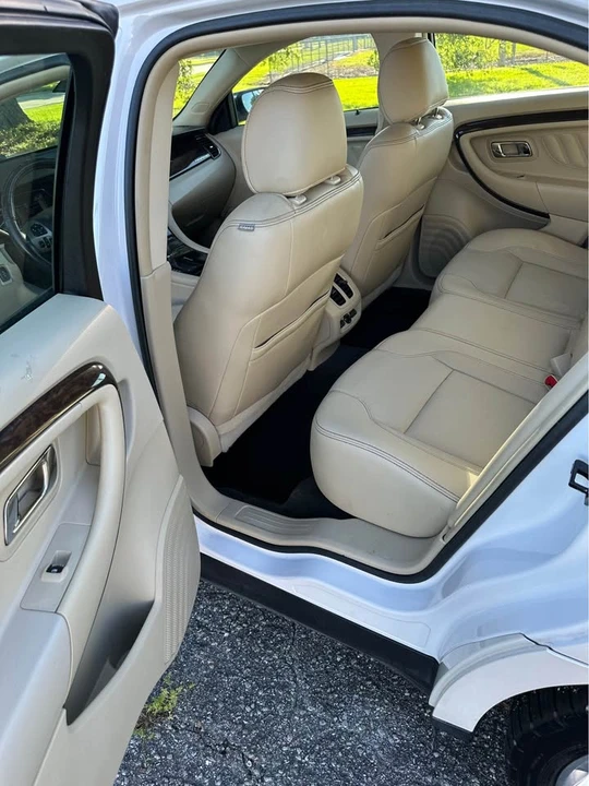 2015 Ford Taurus 6th Gen - Image 11 of 20