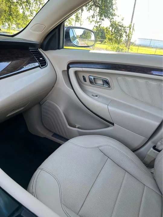 2015 Ford Taurus 6th Gen - Image 9 of 20