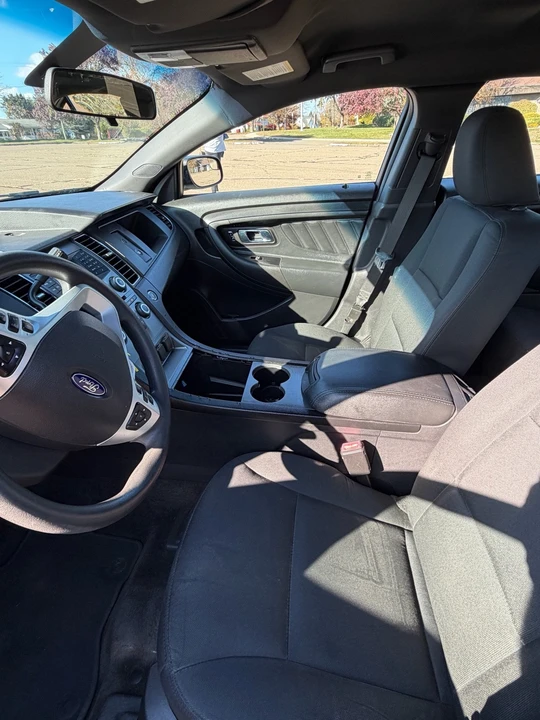 2015 Ford Taurus 6th Gen - Image 10 of 11