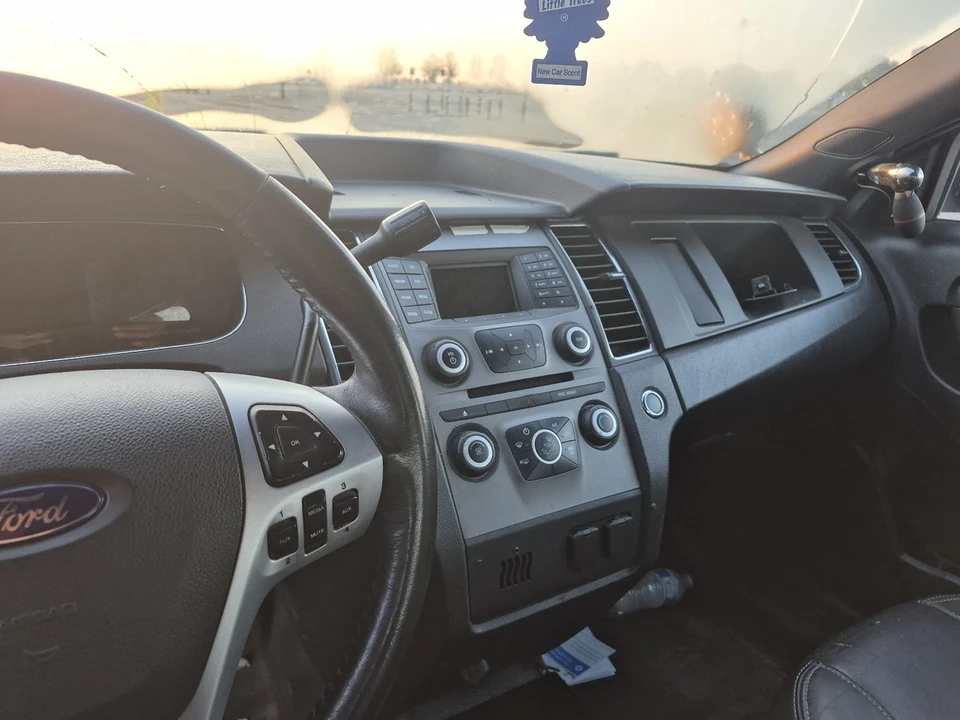 2015 Ford Taurus 6th Gen - Image 8 of 11