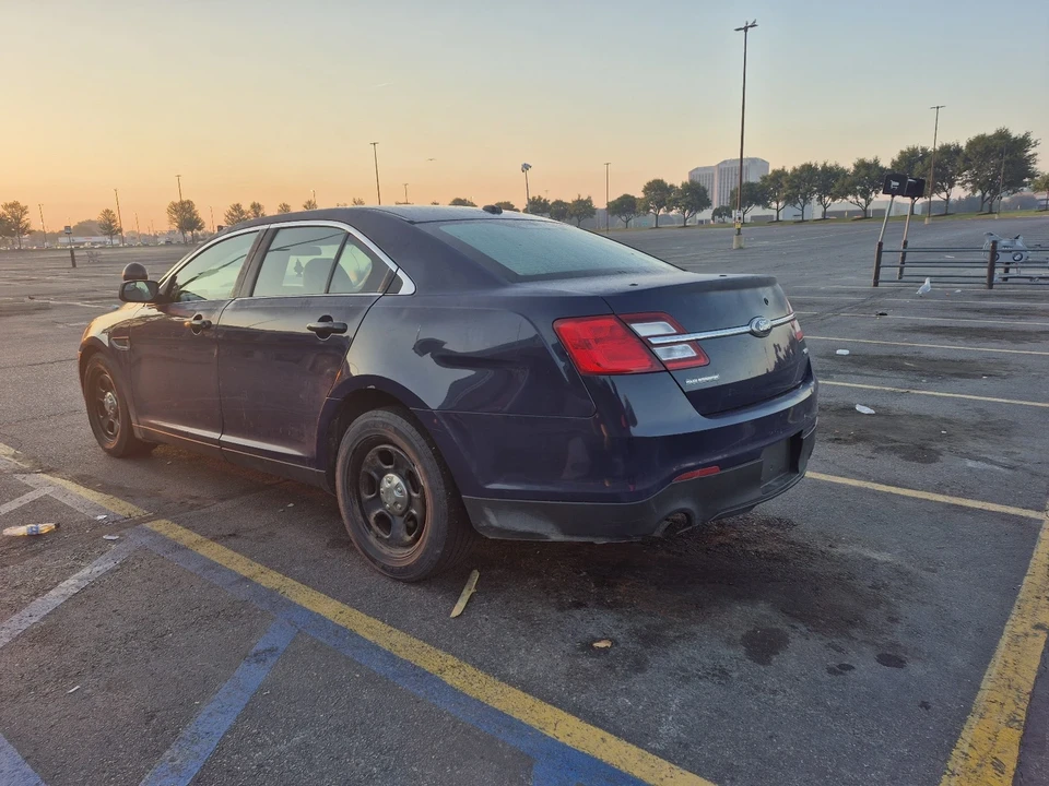 2015 Ford Taurus 6th Gen - Image 3 of 11